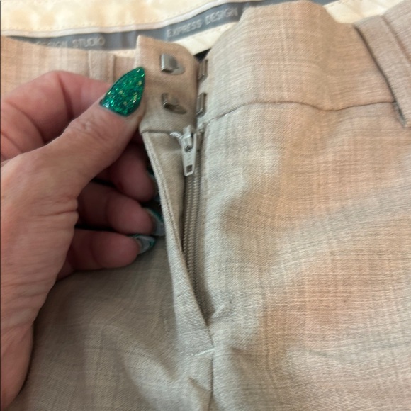 Express women’s Editor Tan Dress Pants - Picture 5 of 11